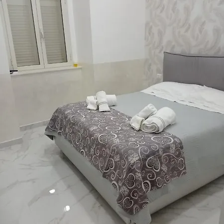 Dea's Apartmán Neapol